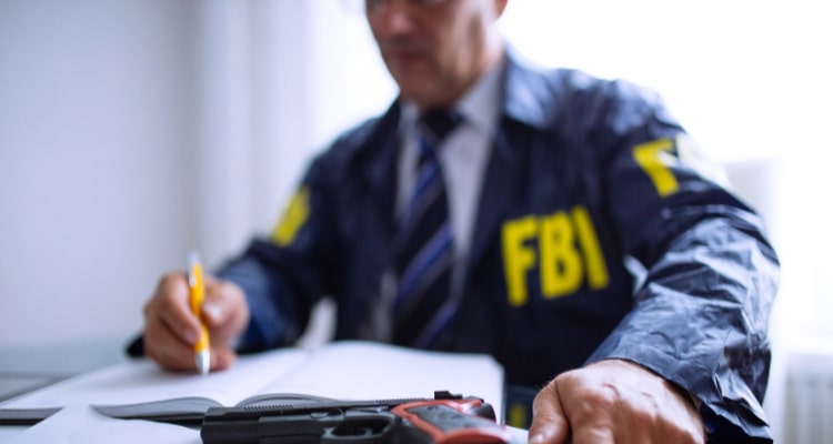 Can FBI agents have tattoos? 